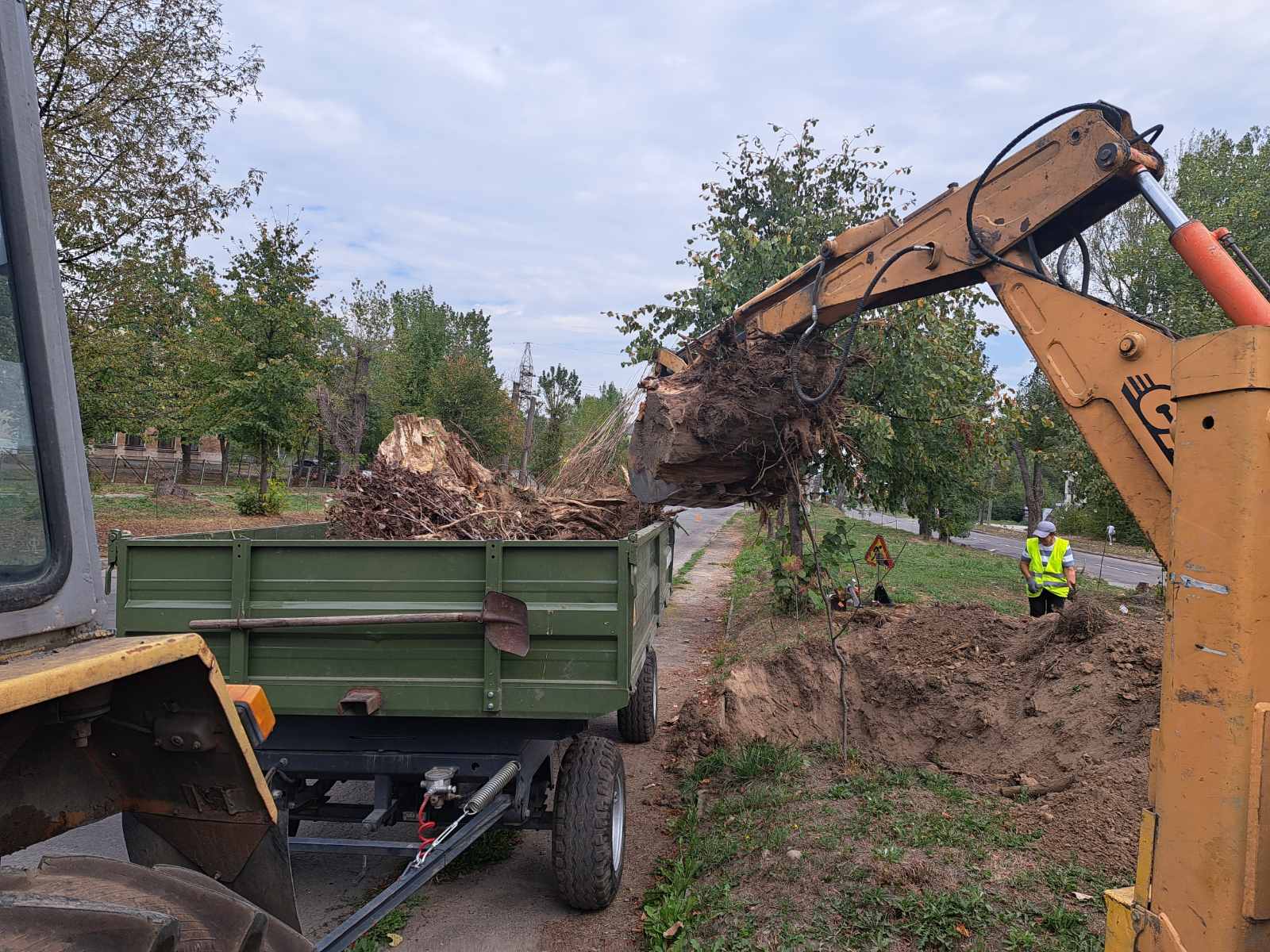 Комунальники місті Калуш виконували ремонтні роботи у місті