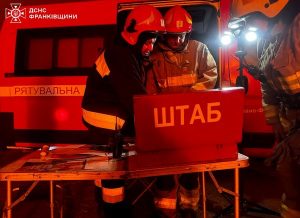 Прикарпатські рятувальники ліквідували пожежу на промисловому підприємстві