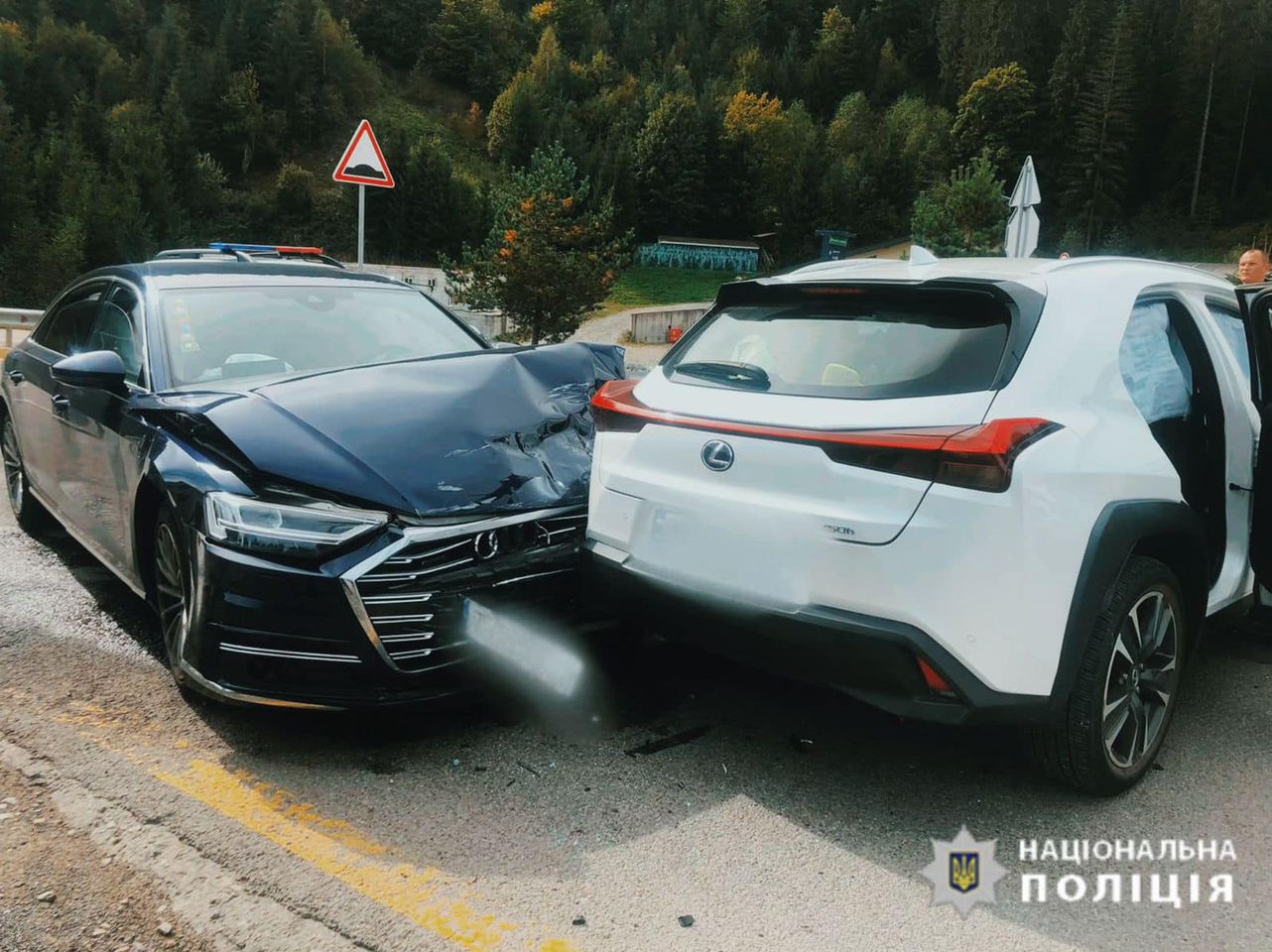 В ДТП за минулу добу постраждали пасажирка автівки та дівчинка-пішохід: поліція закликає водіїв дотримуватися Правил дорожнього руху