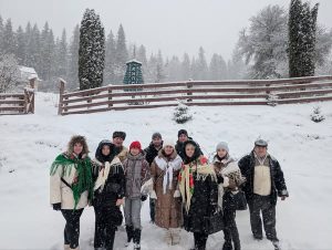 Різдвяні свята в Карпатському національному парку: Традиції, єдність та підтримка ЗСУ