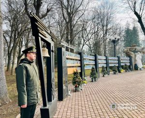 У Меморіальному сквері лунав Дзвін Пам’яті на честь загиблих воїнів з Івано-Франківщини