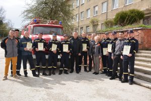 Голова Надвірної Зіновій Андрійович вручив грамоти працівникам пожежної охорони ТОВ “Swisspan By Sorbes”