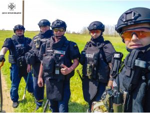 Прикарпатські сапери продовжують розміновувати Херсонщину