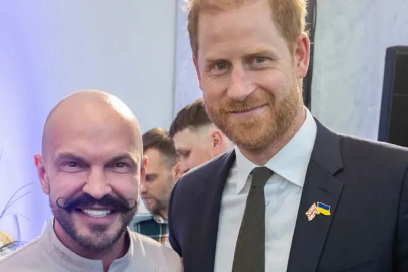 Принца Гаррі в Києві годували борщем, квасом і часником