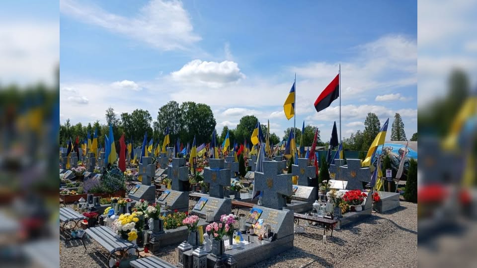 В Івано-Франківській громаді на Алеї Героїв муніципального кладовища в с. Чукалівка започатковують щомісячні панахиди за полеглими Героями