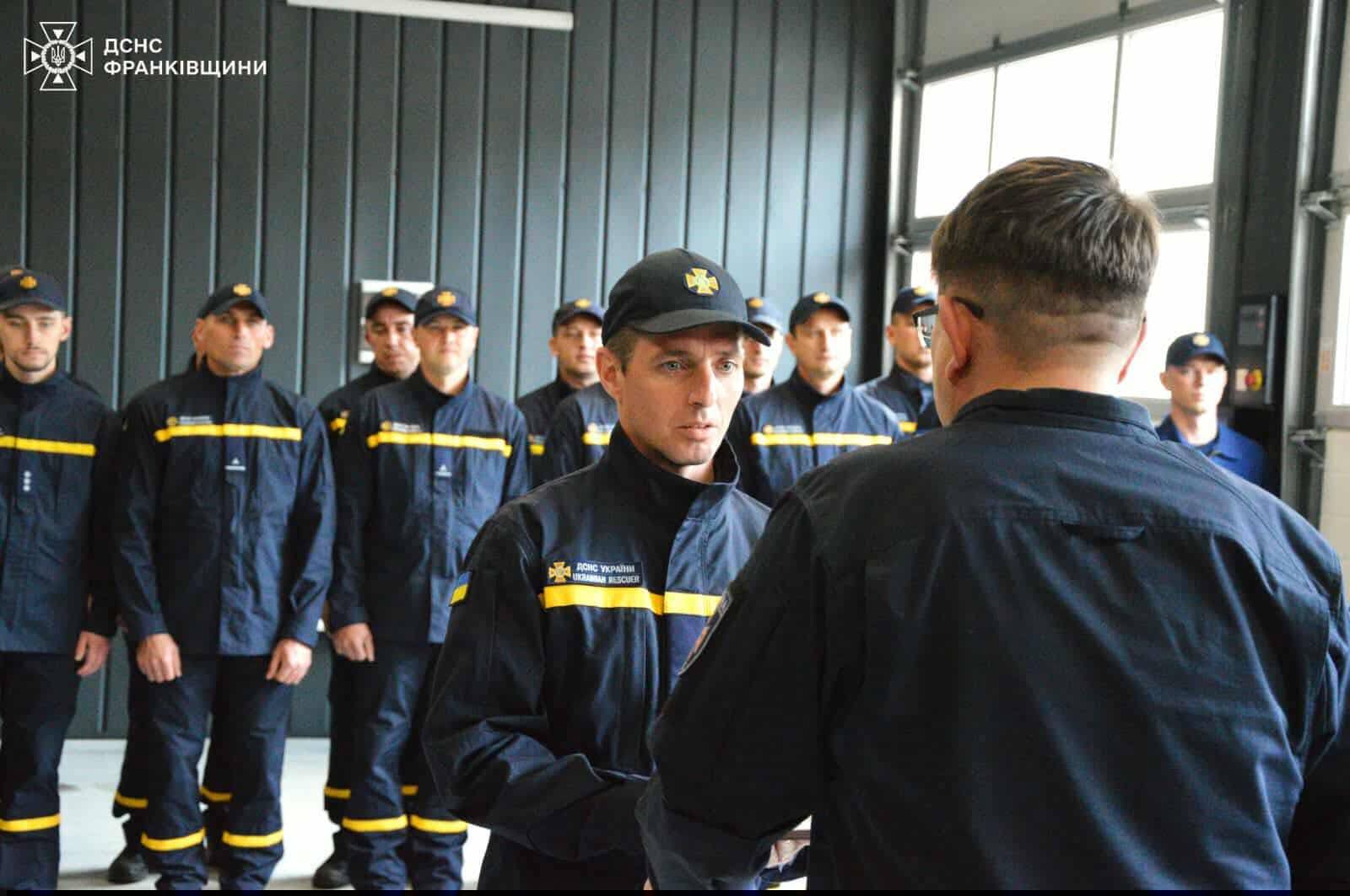 Прикарпатських рятувальників відзначили державними і відомчими нагородами