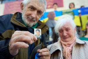 Біля Івано-Франківського драмтеатру відбулась акція «Не мовчи! Полон вбиває!»