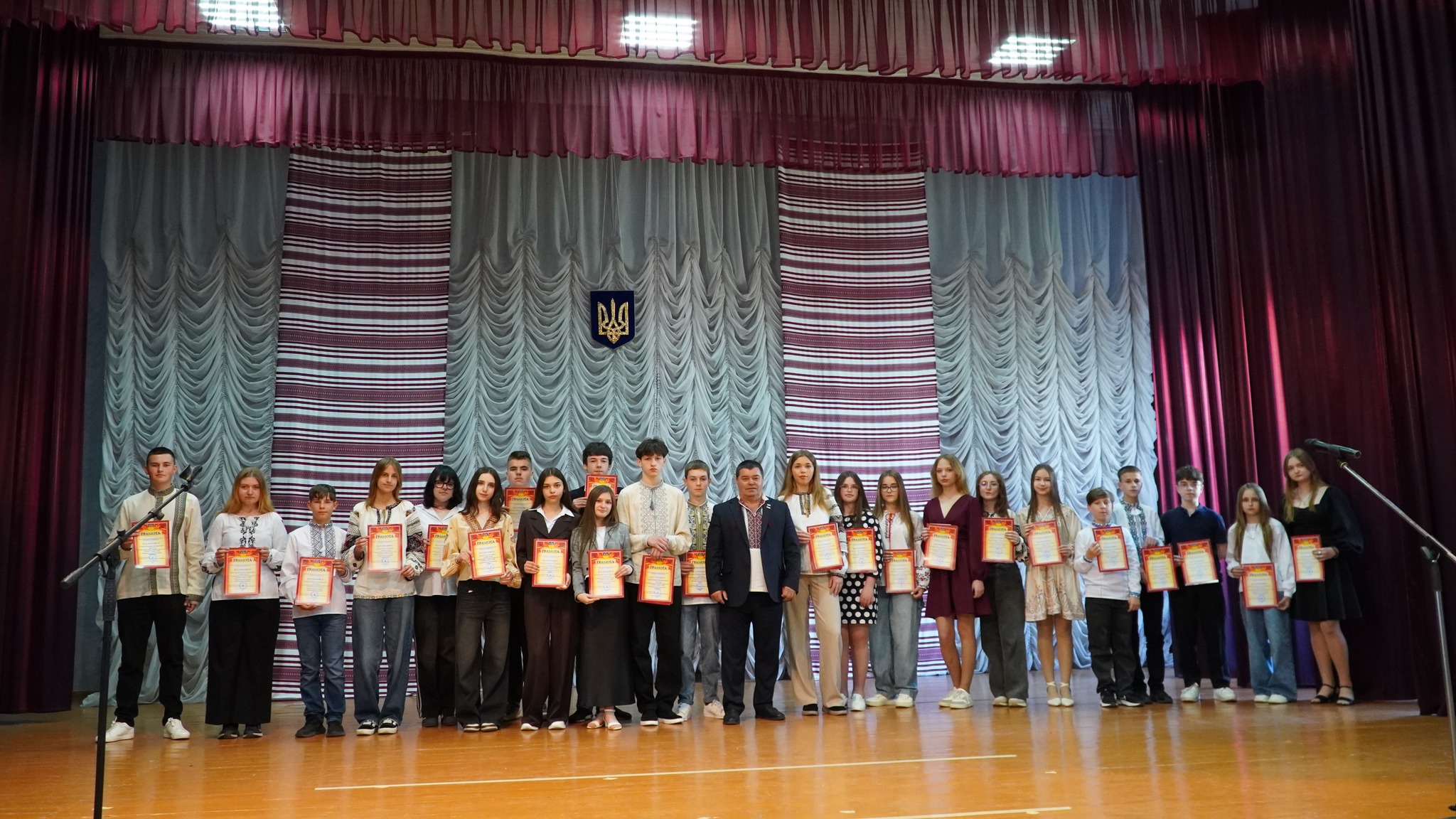 У Лисецькій громаді відзначили нагородами успішних та обдарованих учнів і педагогів освітніх закладів
