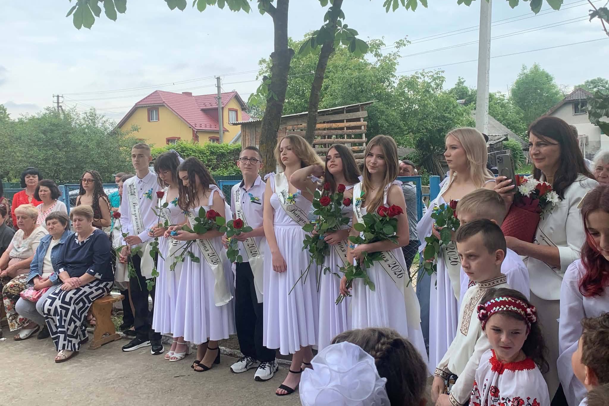 У Стебницькій гімназії пролунав Останній дзвоник