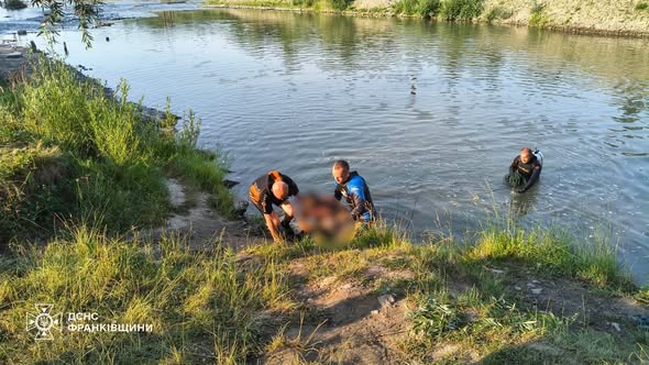 На Коломийщині рятувальники підняли з річки тіло загиблого юнака