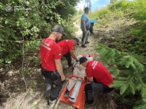 Рятувальники Прикарпаття двічі надавали допомогу травмованим туристам у горах