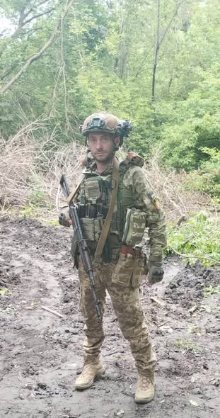 «Я ніколи не залишав своїх. Завжди евакуйовував – як би складно не було»:історія героїзму старшого солдата Тараса Олесюка