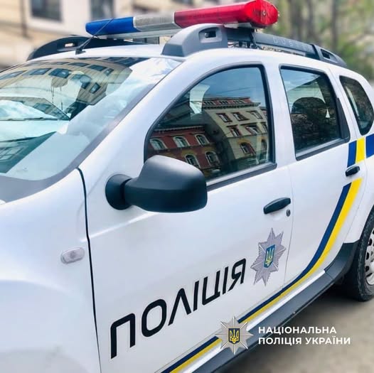 У Калуші агресивний собака покусав дитину та кидався на людей: поліцейський використав табельну вогнепальну зброю