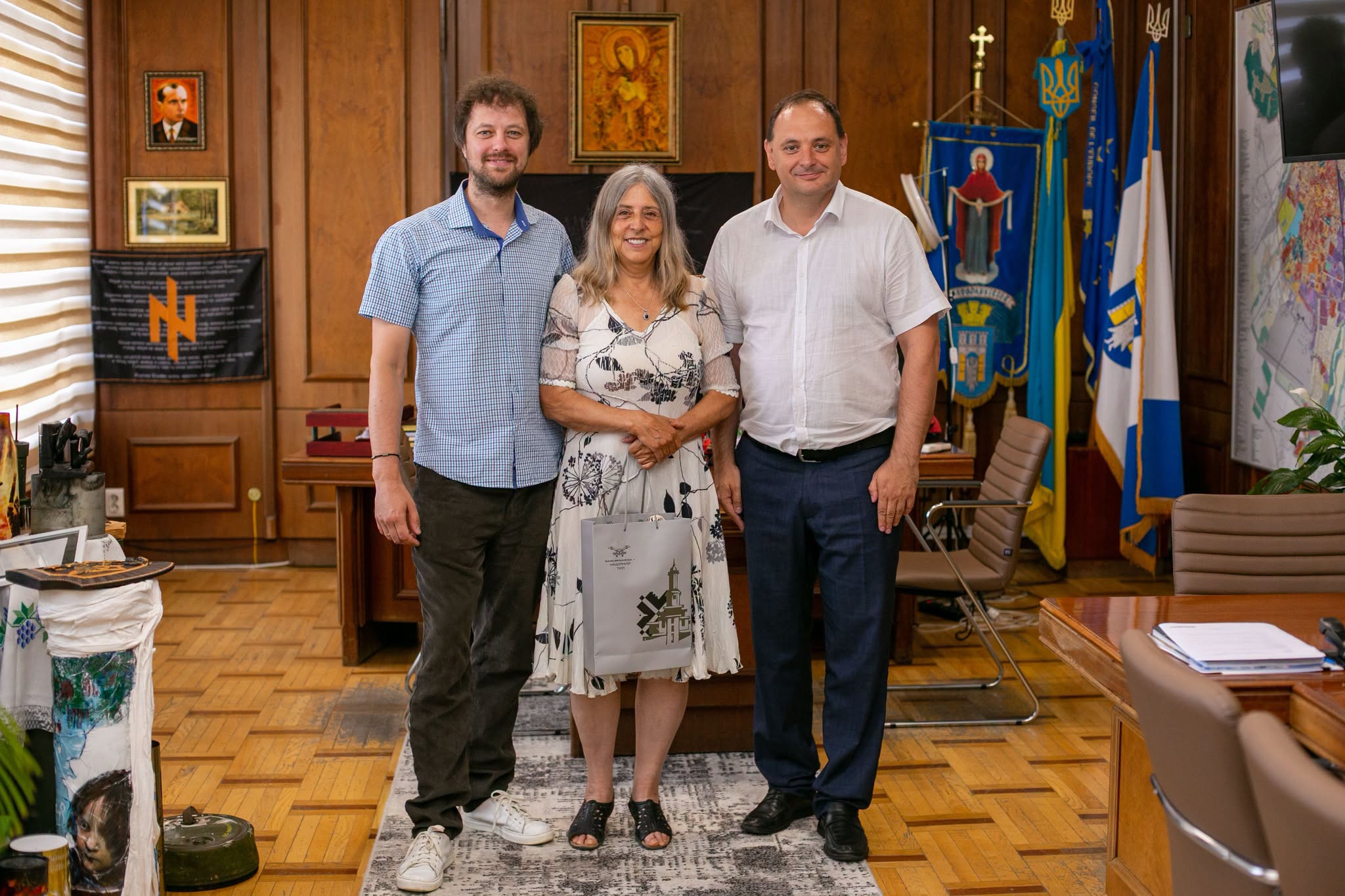 Американська художниця створить мурал для франківського шпиталю «БРАСС»