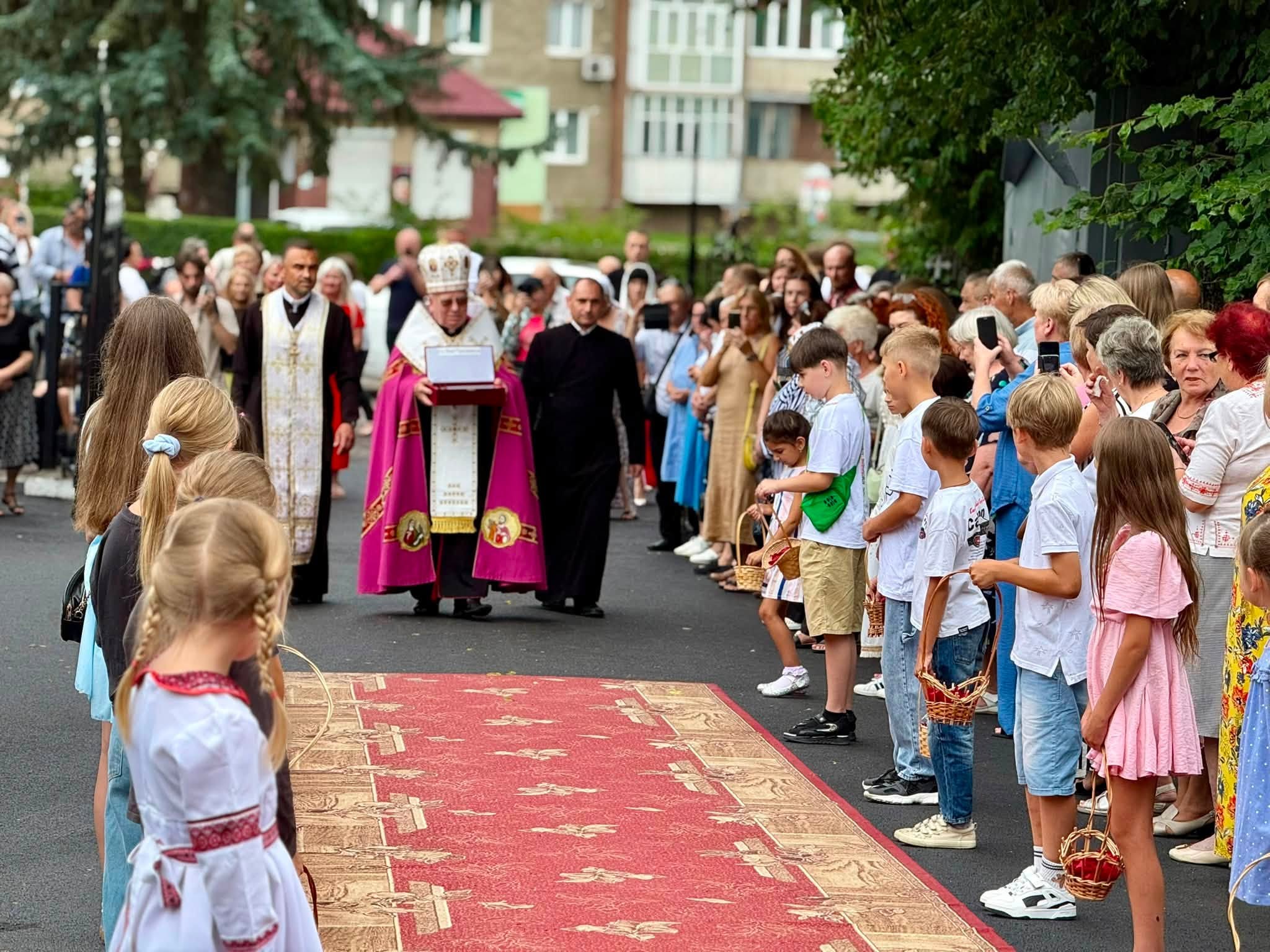 Історична подія для Калуша: місто отримало мощі святого Івана Хрестителя та підписало духовний Меморандум із Ватиканом