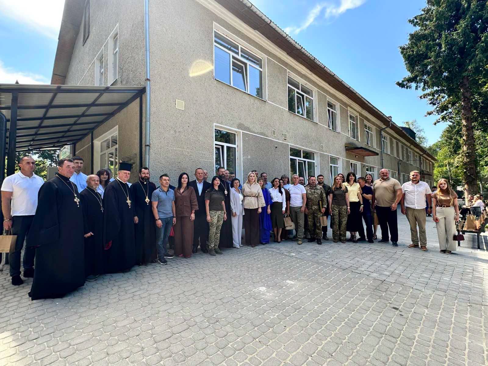 Реабілітаційне відділення у Надвірній розширює можливості: відбулося офіційне відкриття другої черги