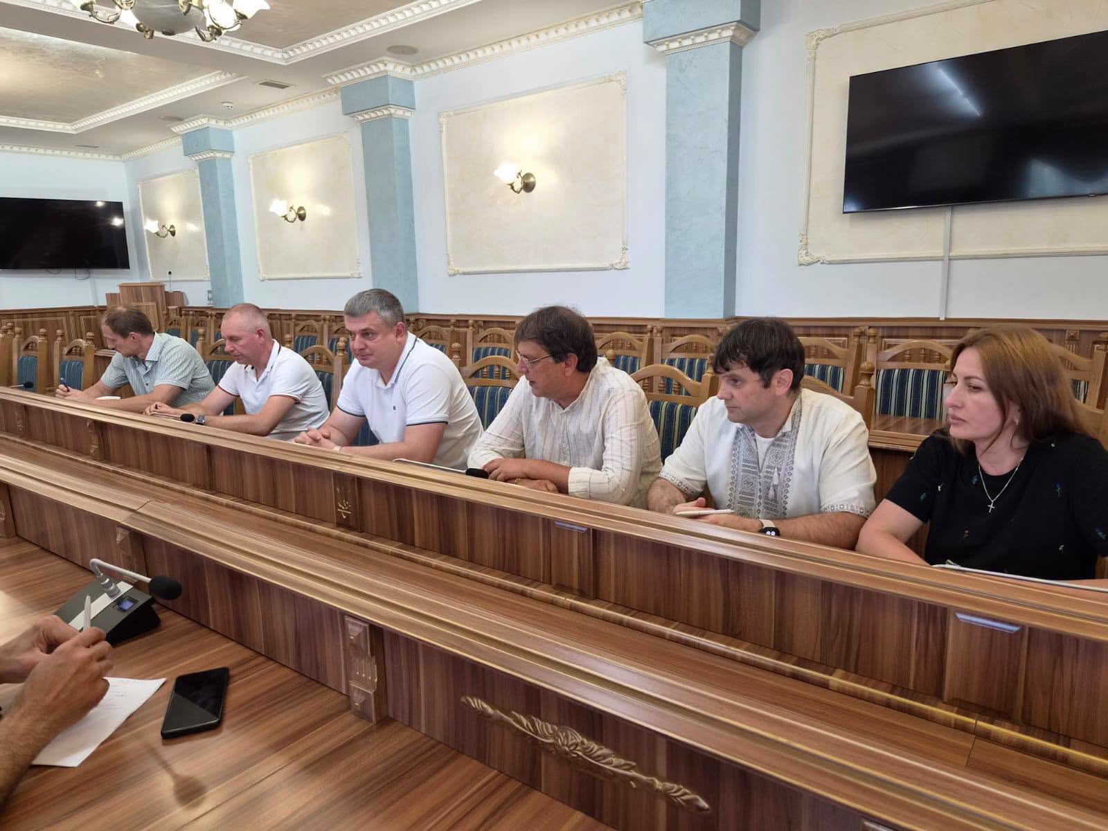 На Прикарпатті обговорили підготовку паливної інфраструктури до осінньо-зимового періоду