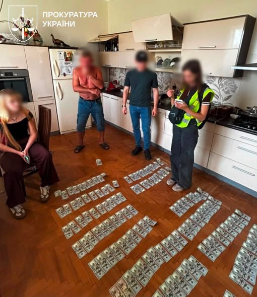 5 тис. доларів за висновок ВЛК та групу інвалідності:  в Івано-Франківську лікарку військової поліклініки викрито на корупційній схемі