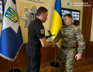 За мужність і професіоналізм під час виконання бойових завдань: поліцейських КОРДу Прикарпаття нагороджено відзнаками Головнокомандувача ЗСУ
