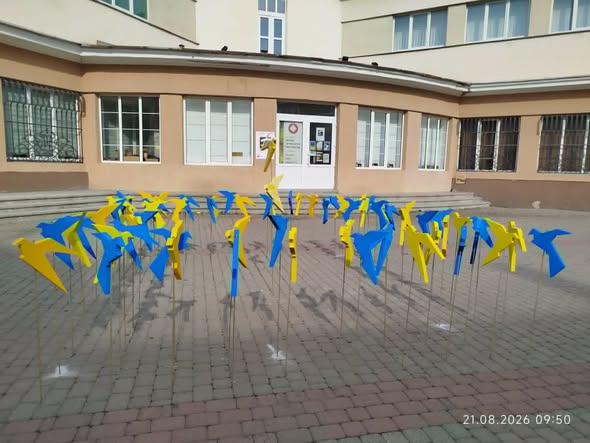 У центрі Івано-Франківська з’явилася символічна інсталяція «Птахи свободи»