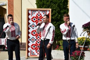 Мистецький перформанс у Рогатині до 35-річчя Незалежності