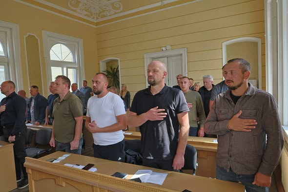 У Надвірній відбулося засідання виконкому: обговорили прогноз бюджету, допомогу ЗСУ та розміщення скрині «Листи надії»