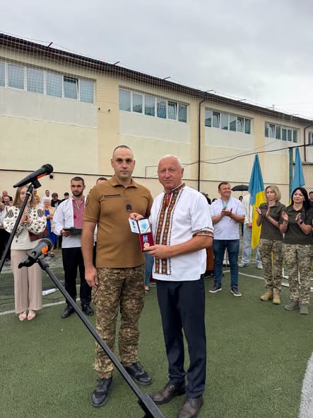 Директор ВСП «Івано-Франківський фаховий коледж фізичного виховання НУФВСУ» Любомир Пасічняк нагороджений нагрудним знаком «За розбудову України»