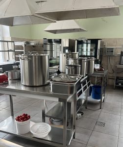 Гарячі обіди та сучасний сервіс: У Крихівецькому ліцеї стартувало безкоштовне харчування для всіх учнів