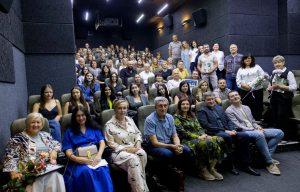 «Разом тримаємо слово»: Івано-Франківський Центр журналістської солідарності презентував книгу про свою діяльність та роботу медіа в умовах війни