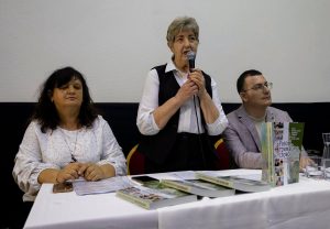 «Разом тримаємо слово»: Івано-Франківський Центр журналістської солідарності презентував книгу про свою діяльність та роботу медіа в умовах війни
