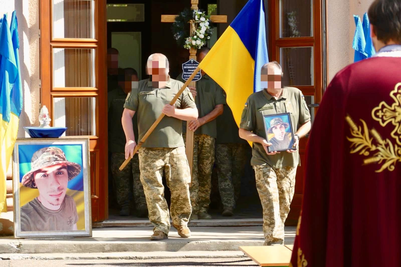 Скорботна Калуська громада провела в останню путь свого Захисника – Андрія Литвиновського
