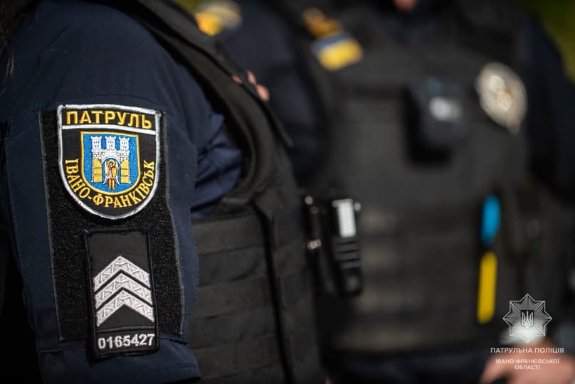 У Драгомирчанах патрульні притягнули до відповідальності водія без прав та власницю автомобіля