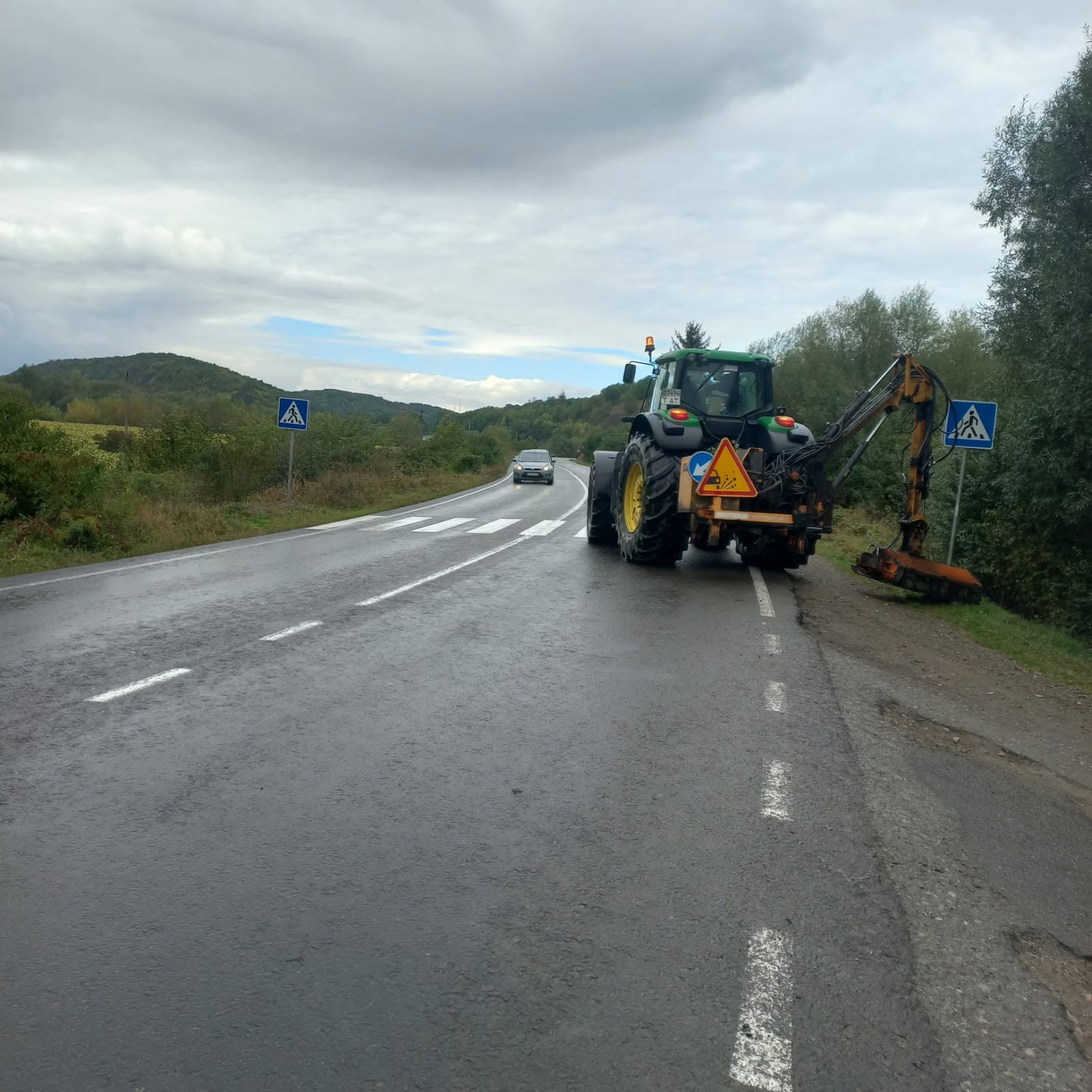 Ремонтні роботи на Прикарпатті: ліквідація ямковості на ділянці Косів – Рожнів