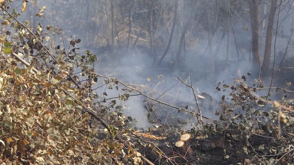 У Калуші посилюють моніторинг якості повітря через ліквідацію пожежі на Рожнятівщині