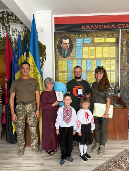 Захисника з Калуша Андрія Біника, який пройшов через ворожий полон, нагороджено відзнакою «За незламність»