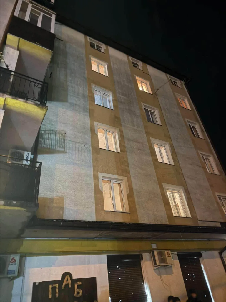 В Івано-Франківську мобільний ЦНАП розпочав прийом заявок на компенсації для постраждалих від обстрілу мешканців
