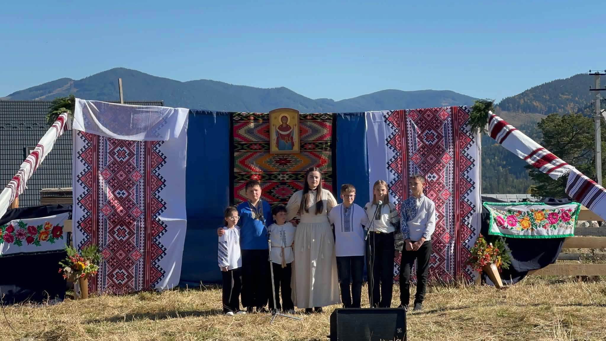 У селі Дземброня відбувся Фестиваль патріотичної пісні