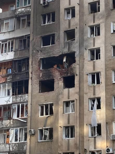 В Івано-Франківську завершили основні протиаварійні роботи в будинку на Коновальця, де влучив «Шахед»