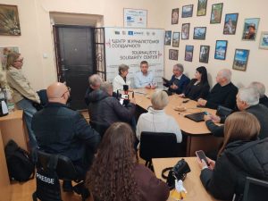 Цифрова безпека. «Факти й фейки: як їх розрізняти» – в Івано-Франківському Центрі журналістської солідарності відбувся тренінг з іноземними журналістами
