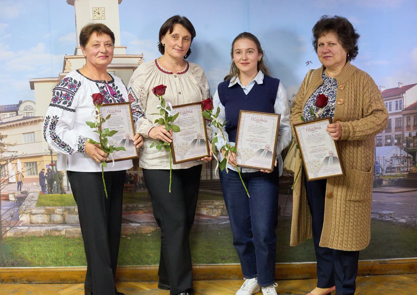 В Івано-Франківську вперше відзначили п’ятьох учителів за підготовку учнів до НМТ