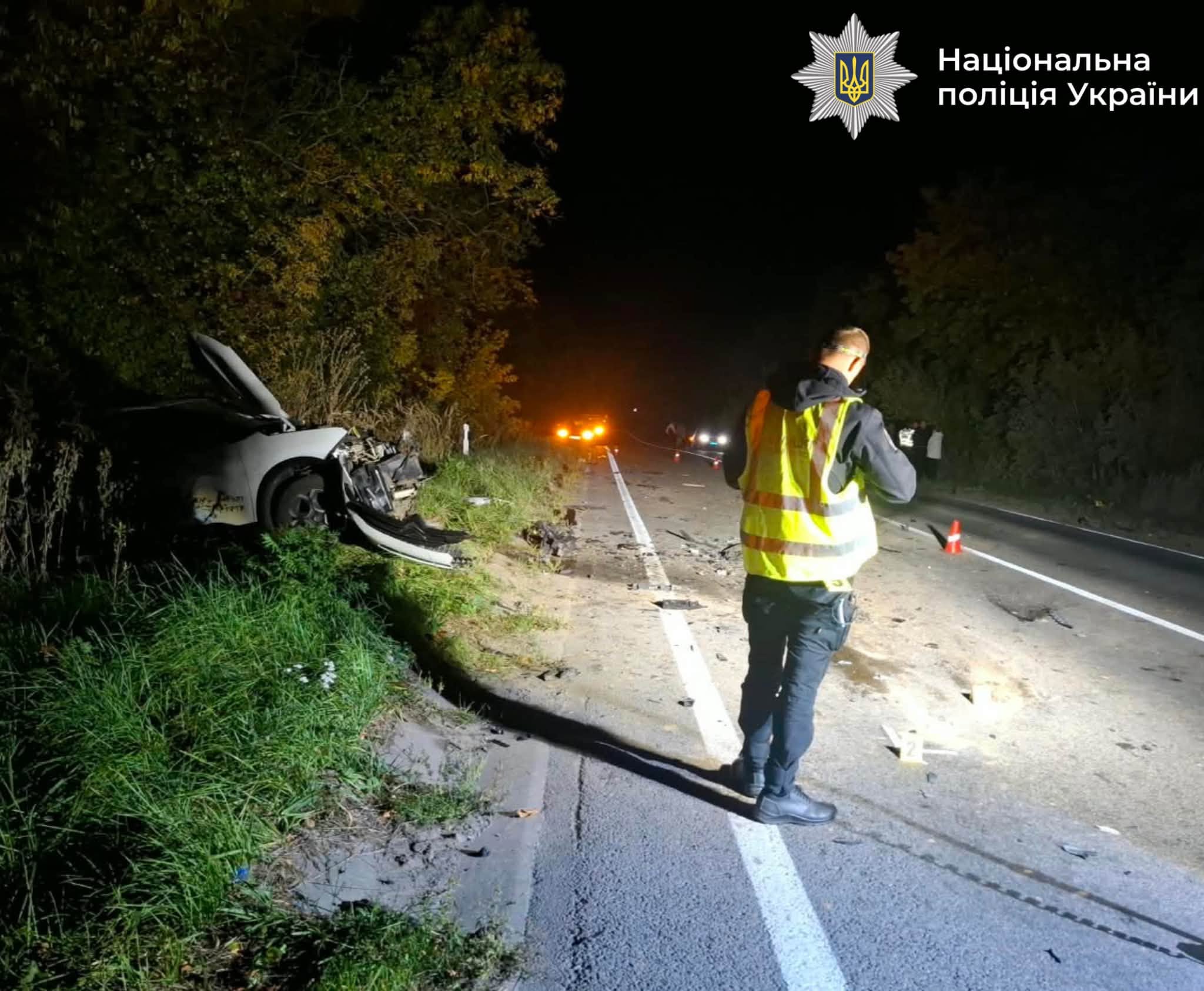 Поліцейські Прикарпаття документують ДТП, в якій травмувався мотоцикліст