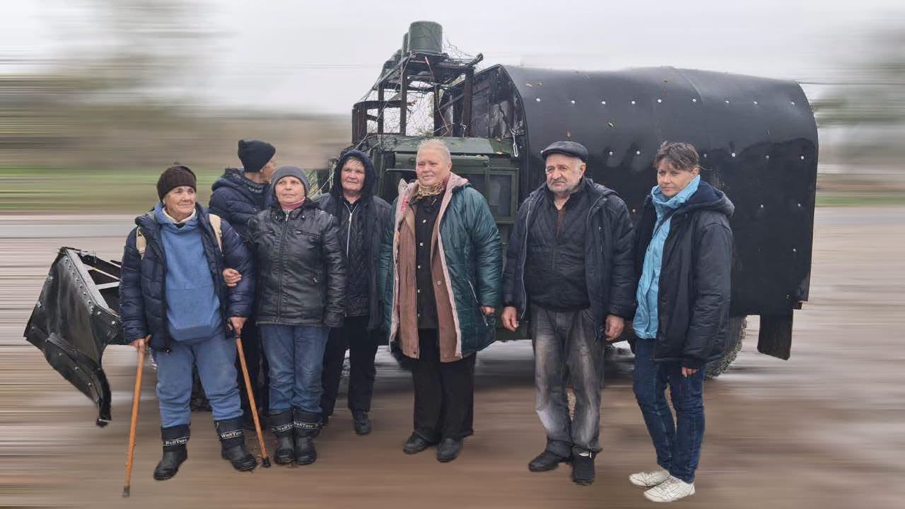 Військові 102-ї бригади з Прикарпаття евакуювали сімох цивільних із Херсонщини